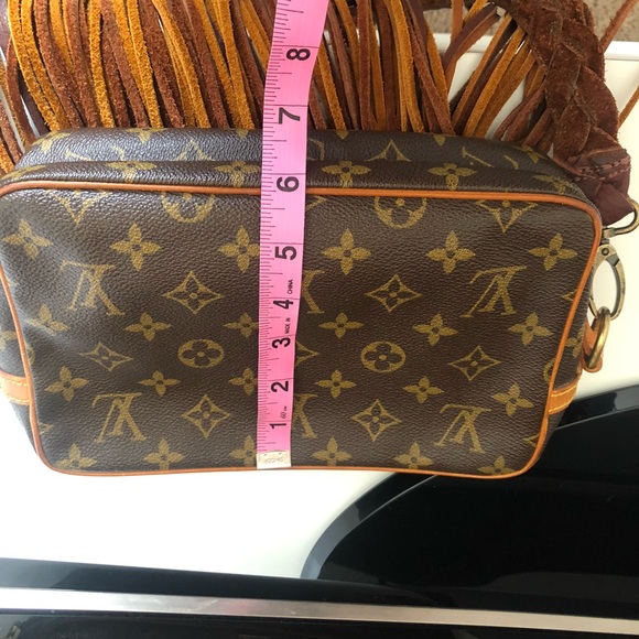 LOUIS VUITTON CROSSBODY - Picture 5 of 11